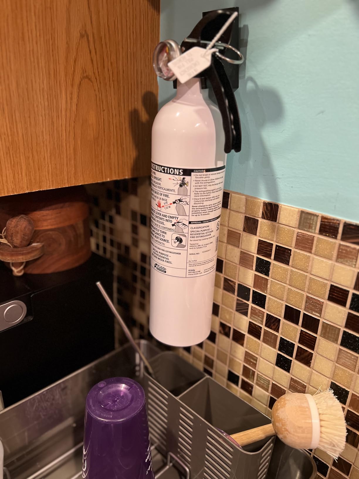 Kidde Kitchen Fire Extinguisher, 711A, RESSP | Home Extinguisher for Small Cooking Oil and Grease Fires in Residential Kitchens, 2.5 lb. Dry Chemical customer photo 2