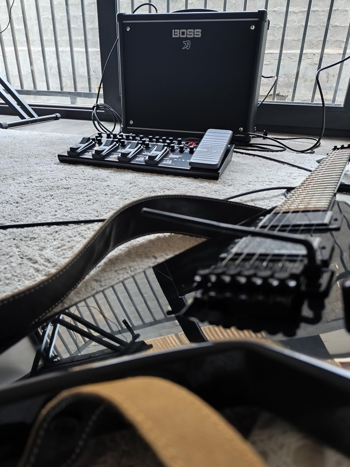BOSS ME-90 Guitar Multi-Effects | All-In-One Guitar Processor | 11 Onboard AIRD Amp Models | 60 Effects derived from the GT-1000 | 8 Multi-Function Footswitches & Redesigned Expression Pedal customer photo 2