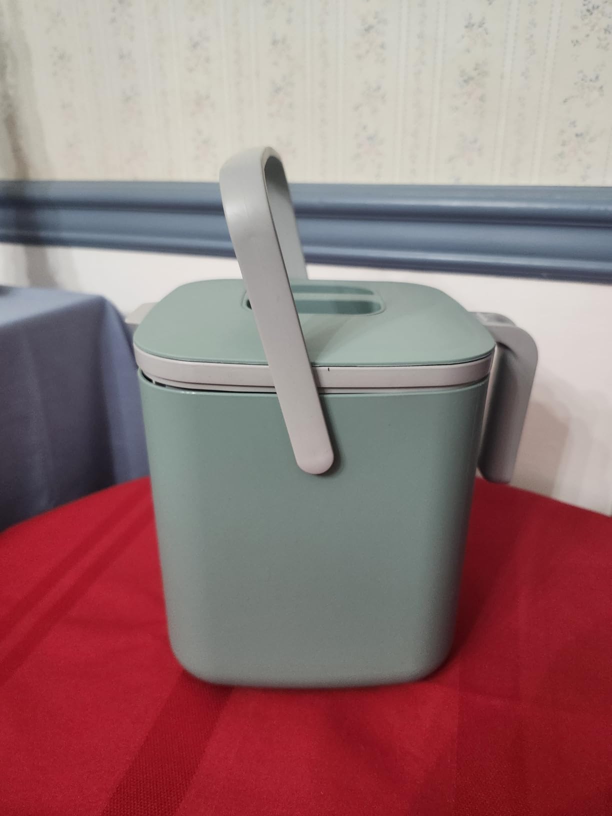 Blue Ginkgo Kitchen Compost Bin, 2.6L Countertop Compost Bin, Green | Odor-Tight. Filter-Free. Dishwasher Safe. (Standard) customer photo 1