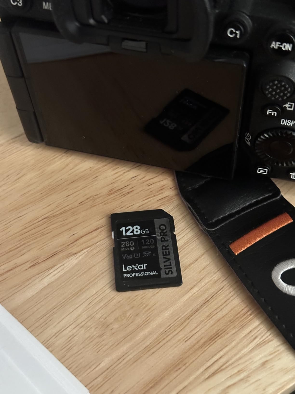 Lexar 256GB Silver PRO SD Memory Card, 280MB/s Read, 4K, V60, U3, UHS-II | Compatible w/ Canon, Sony, Nikon, Ideal for Professional Photographer, Videographer, Enthusiast, LSDSIPR256G-BNNNU customer photo 1