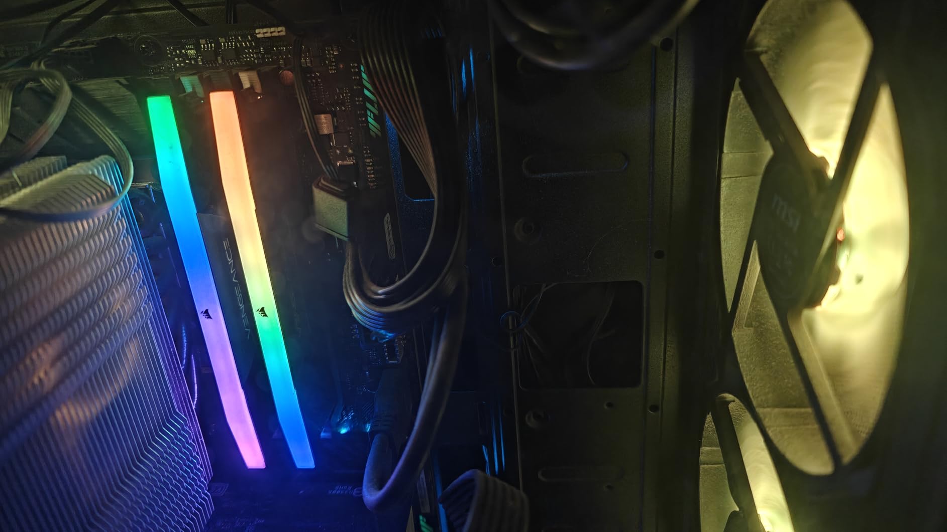 CORSAIR Vengeance RGB DDR5 RAM 32GB (2x16GB) Up to 6000MHz CL36-44-44-96 1.35V Intel XMP 3.0 Desktop Computer Memory - White (CMH32GX5M2E6000C36W) customer photo 1