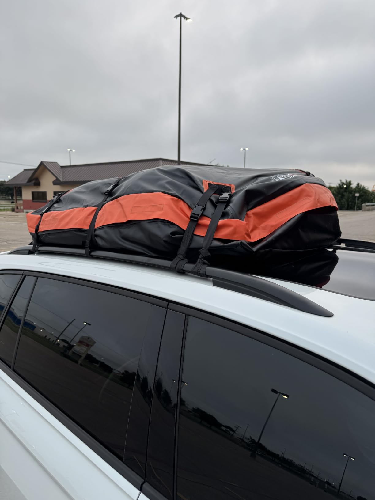 Asinking Car Rooftop Cargo Carrier Bag 21 Cubic feet Waterproof Car Roof Top Bag for All Cars with/Without Rack, Includes Anti-Slip Mat, 10 Reinforced Straps, 6 Door Hooks, Luggage Lock customer photo 2