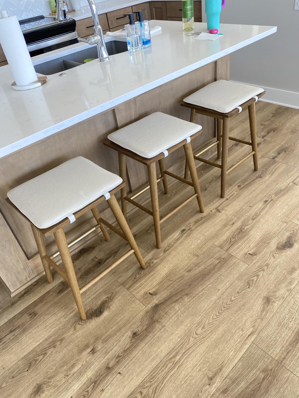 Nathan James Barker Counter Height Solid Wood Barstool with Upholstered Cushion, Backless Island Stool with Rubberwood Legs and Natural Textured Linen Upholstery for Kitchen, Brown/White customer photo 1