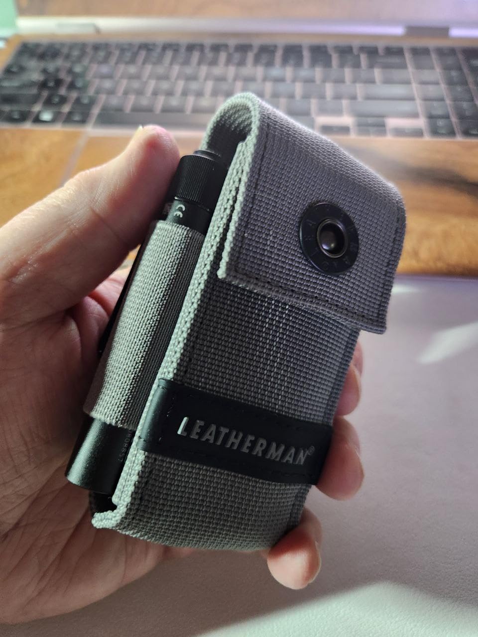 OLIGHT I3T 2 EOS Pocket Small EDC Flashlight (Black) | 200LM,Slim Mini Handheld Light,IPX8 Waterproof,62M Throw,Lightweight,Portable,Two-Way Pocket Clip,AAA Battery customer photo 1