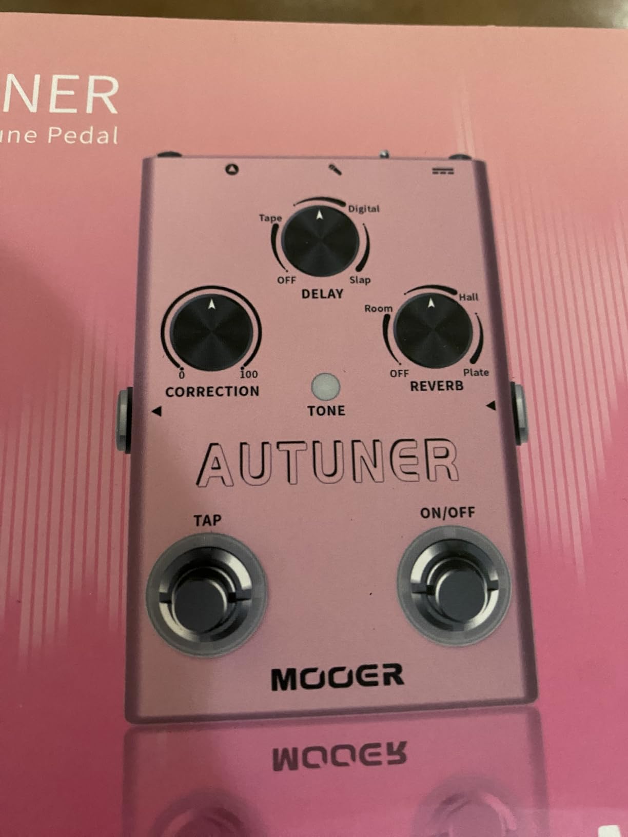 MOOER Autuner Vocal Effects Processor Voice Pedal Pitch Correction Reverb Delay Guitar Vocal Stompbox Microphone Amplifier for Guitarist Recording Live Performance Singing Streaming (MVP1) customer photo 2