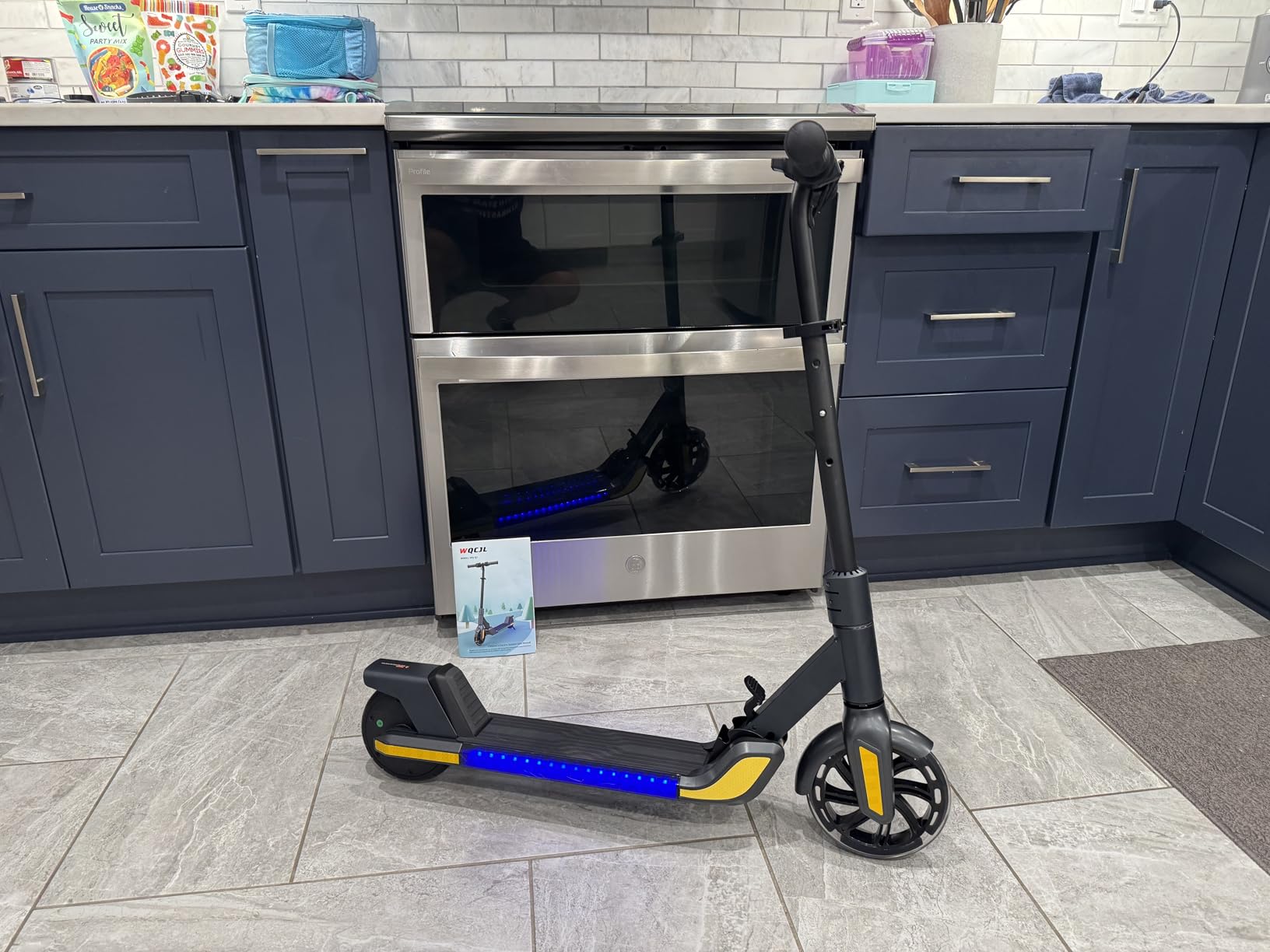 FanttikRide C9 Pro Kids Electric Scooter Ages 8-12, Colorful Rainbow Lights, E-Scooter for Kids 3.9-5.2 ft, 132 lbs, 5 Miles Range, Up to 40 min Ride Time, 5/8/10 MPH, 3 Adjustable Heights customer photo 2