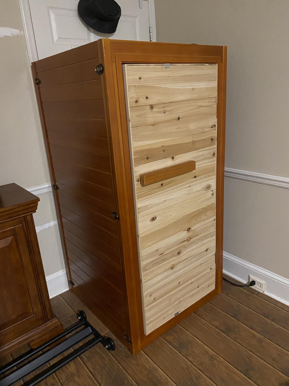 OUTEXER Outdoor Sauna Far Infrared 1550W for One Person Finland Spruce Wood | Low-EMF Dry Sauna Room with Bluetooth Speakers customer photo 2