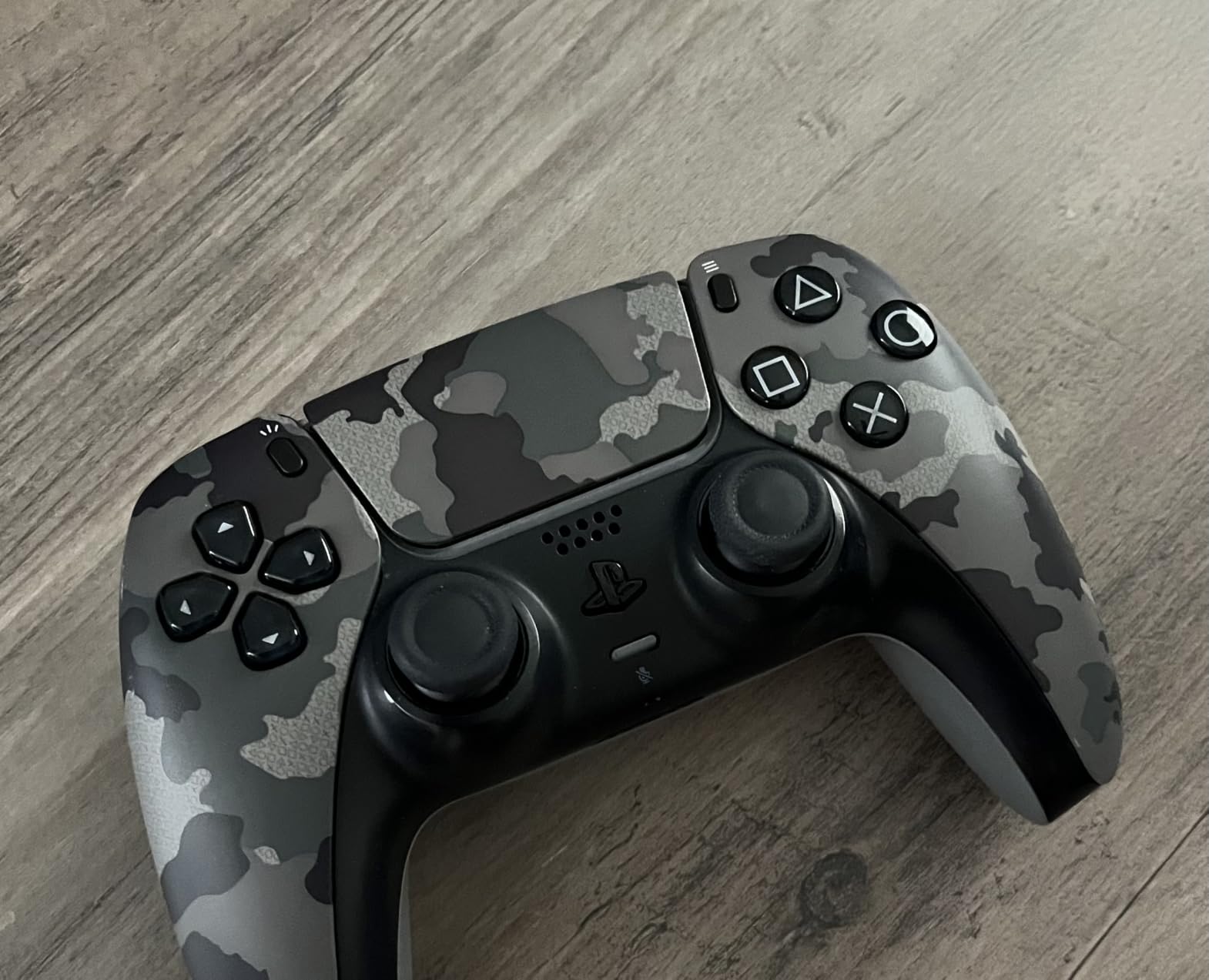 PlayStation DualSense Wireless Controller - Sterling Silver customer photo 1