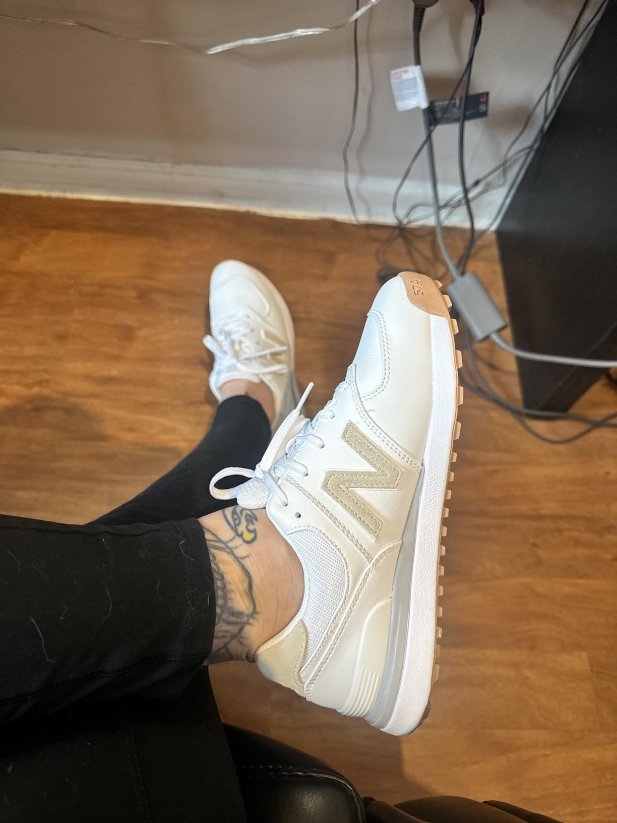 Women's 574 Greens v2 Golf Shoe customer photo 2