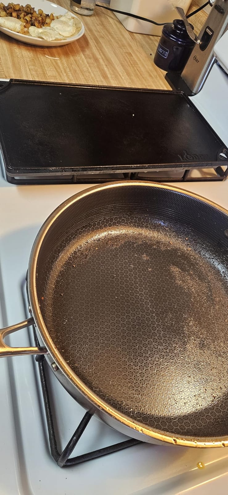 HexClad 5.5 Qt Hybrid Nonstick Deep Sauté Frying Pan & Lid, Induction Ready | Stay-Cool Handles, Dishwasher and Oven Safe up to 900F, Compatible with All Cooktops customer photo 2