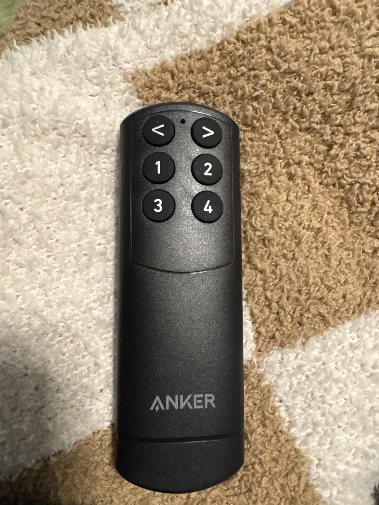 Anker HDMI Switch, 4 in 1 Out 4K@60Hz HDMI Switcher with Remote Selector | Smooth Finish, Supports HDR/3D/Dolby/DTS, for Laptops/PC/Xbox/ PS5/PS4/Projector (Charger and Batteries Not Included) customer photo 1