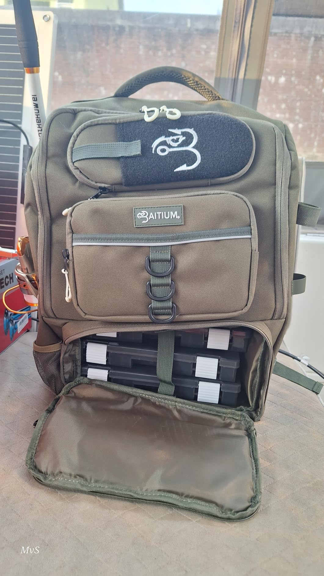 Baitium Fishing Backpack, Tackle Bag With Rod Holders, 40L Capacity With Cooler, Rain Cover, Insulated Pocket, 4 Tackle Trays Included (Green) customer photo 1