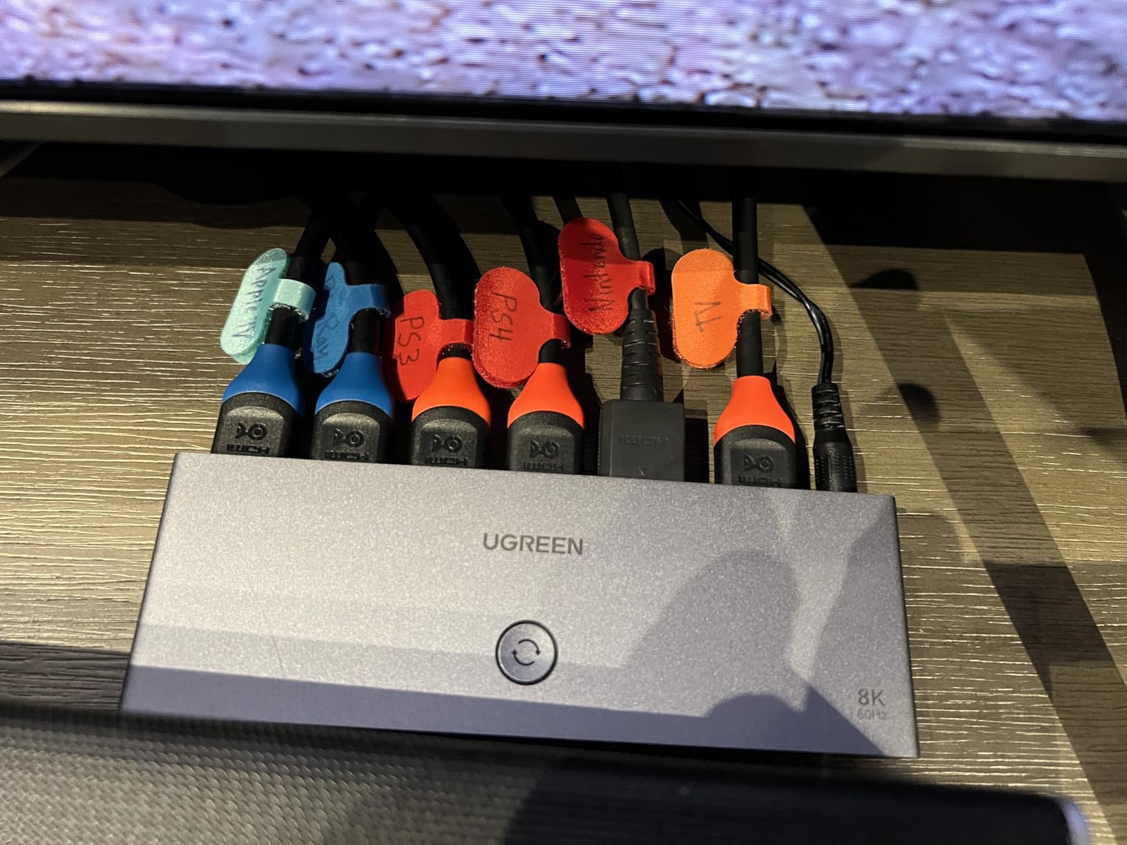 UGREEN 8K@60Hz HDMI Switch 5 in 1 Out, Aluminum, HDR10+, with Remote | 4K@240Hz, 40Gbps, VRR, CEC, Dolby, HDMI 2.1 Splitter, Compatible with PS5 Xbox Switch 2, Roku Apple TV, Fire Stick, HDCP 2.3 customer photo 1