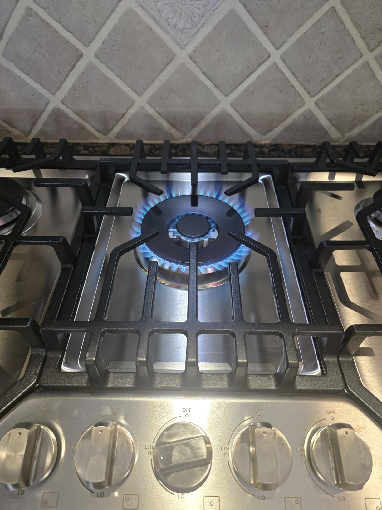 30 Inch Built-In Gas Cooktop with Griddle, 5 Italy SABAF Powerful Burners Over 92% High Efficiency, Max 48300BTU Gas Stove Top, 304 Stainless Steel Panel, NG/LPG Convertible, CSA Certified customer photo 1