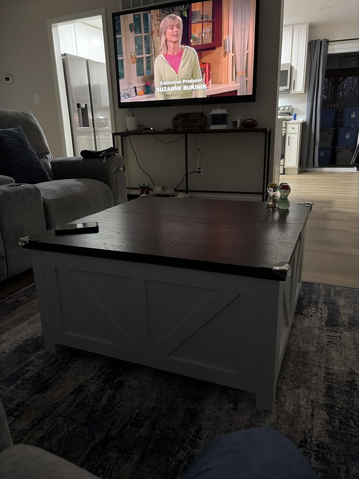jimeimen Farmhouse Lift Top Coffee Table with Storage, Wood Square Center Table with Charging Station & USB Port, Living Room Table w/Large Hidden Space, Brown customer photo 1