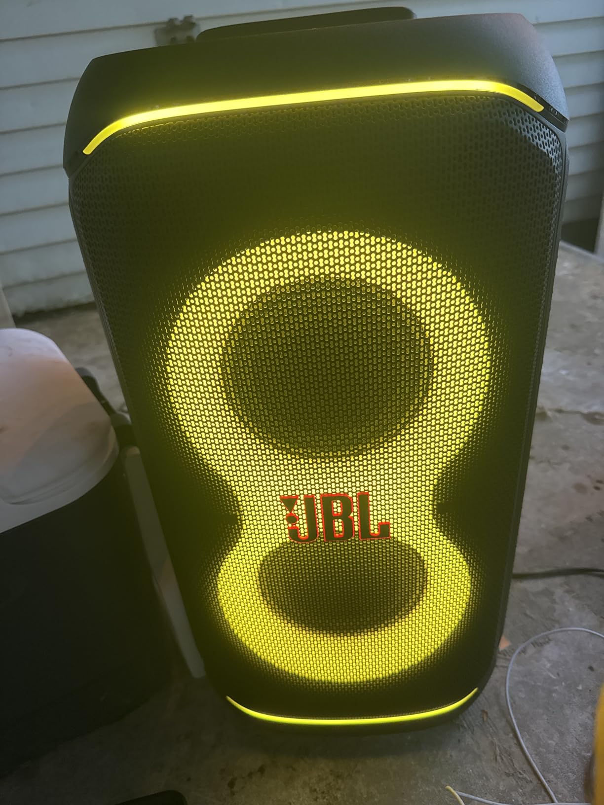 JBL PartyBox Stage 320 - Portable Party Speaker with Telescopic Handle & Wide, Sturdy Wheels, Powerful JBL Pro Sound, Futuristic lightshow, Up to 18 Hours of Play time, Splash Proof (Black) customer photo 2