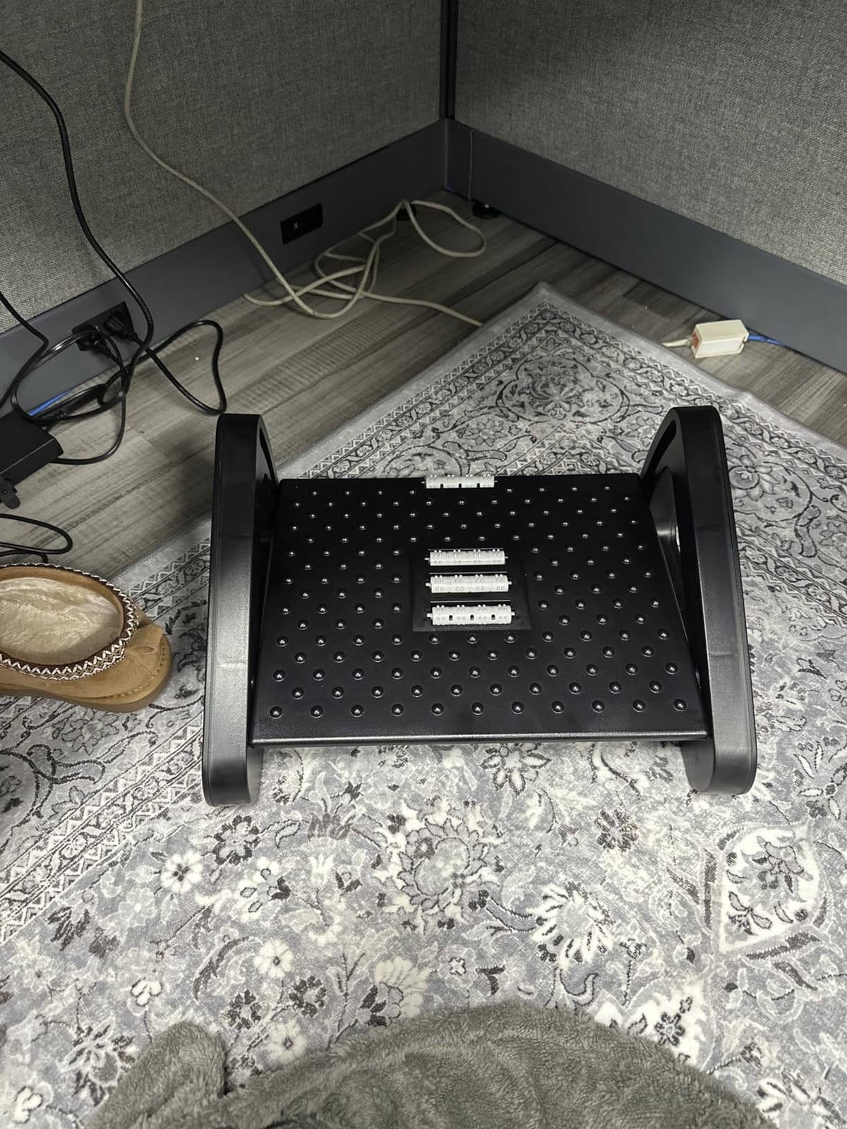 CasaZenith Foot Rest, Six Heights Adjustable Foot Rest Under Desk at Work | Ergonomic Foot Stool for Under Office Desk, Under Desk Footrest with Foot Massage Roller, Chair Footrest for Leg Rest - Black customer photo 2
