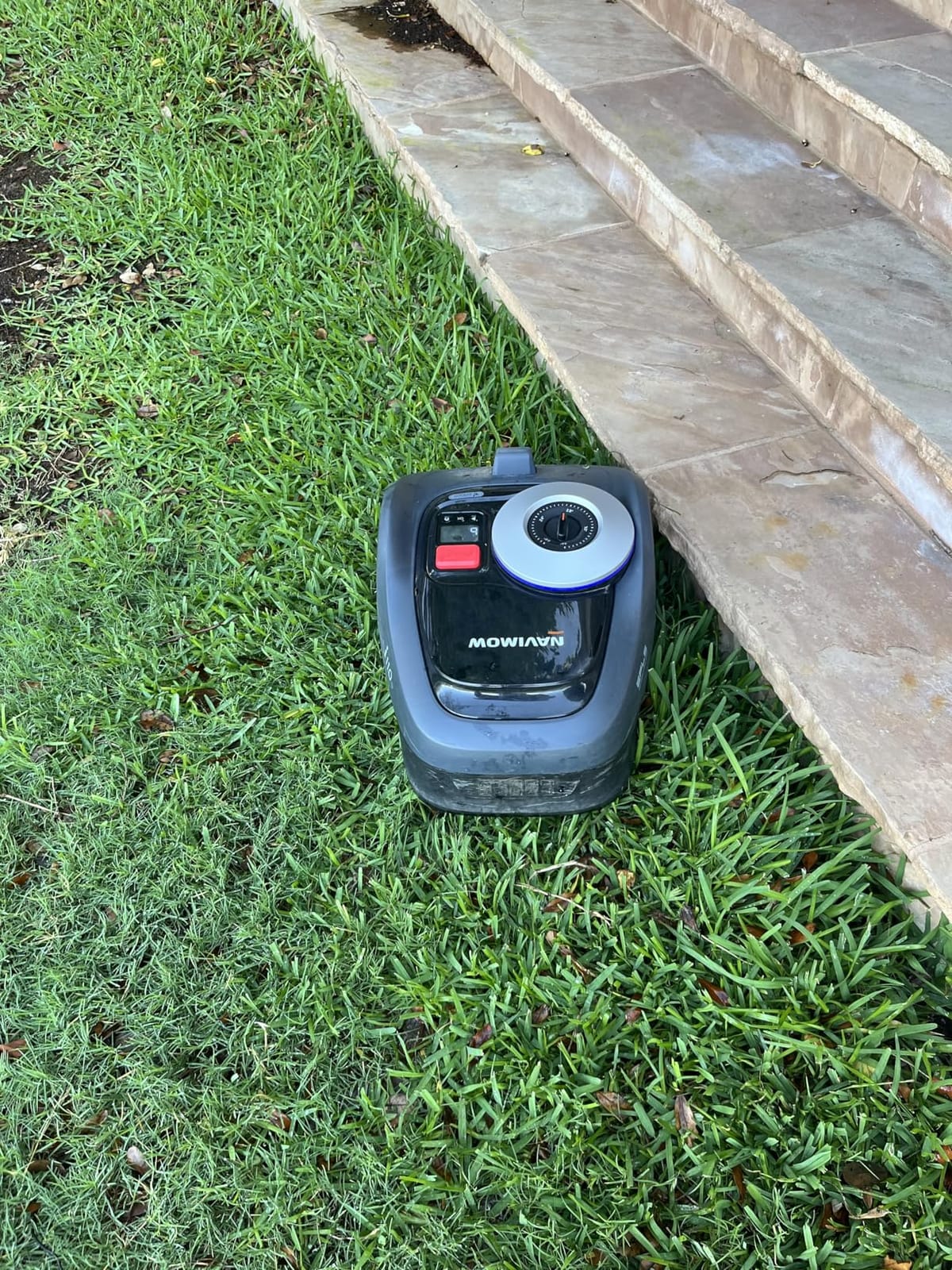 Segway Navimow i110N Robot Lawn Mower Perimeter Wire Free 1/4 Acre RTK+Vision Robotic Lawnmower, AI-Assisted Mapping, Virtual Boundary, APP Control, 58dB(A) Quiet, Multi-Zone Management customer photo 2