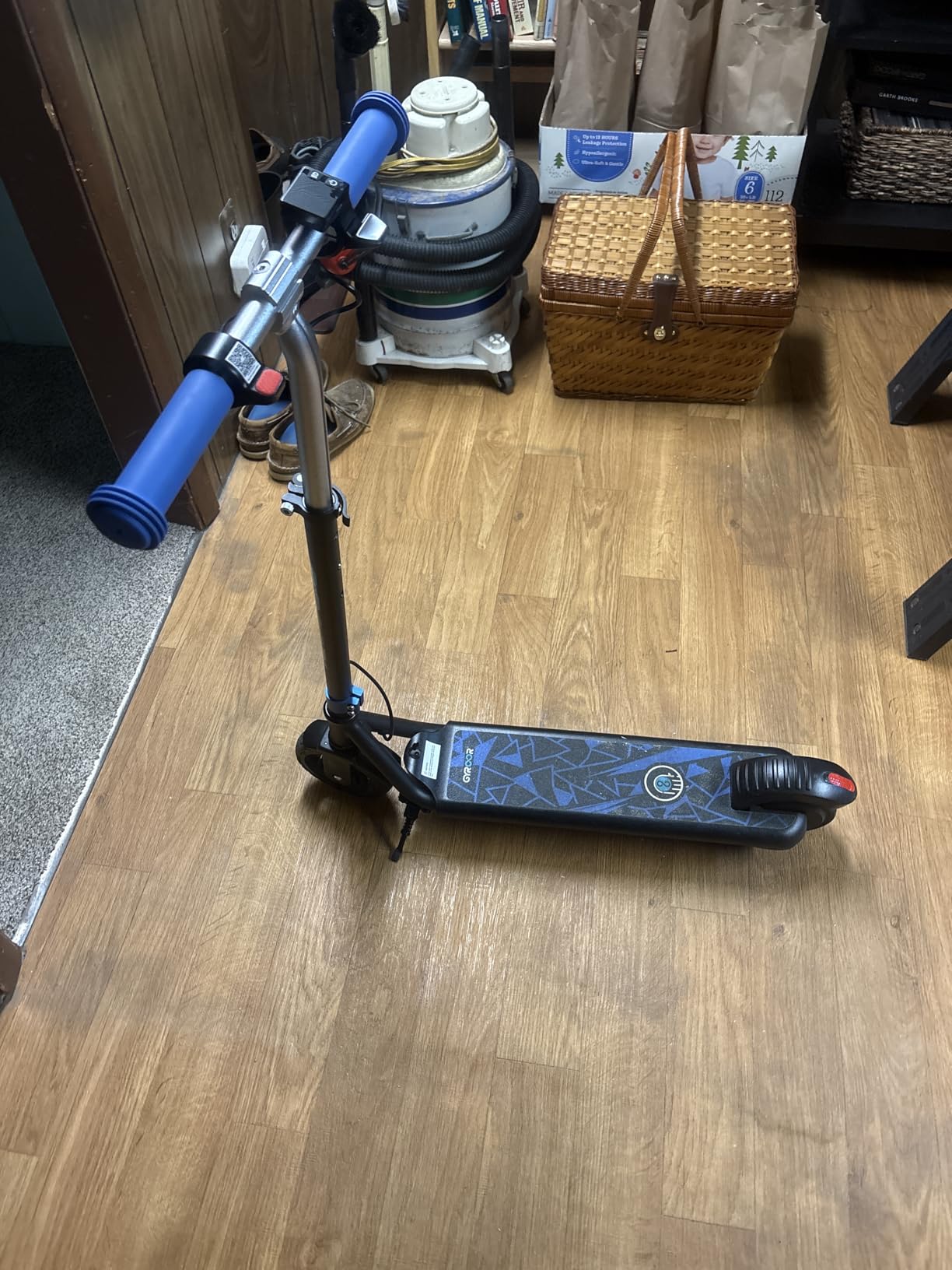 Gyroor Kids Electric Scooter 150W Motor LED Display H30Max | 150W Powerful Motor, Dual Brake System, Adjustable Height, Bluetooth Speaker, UL2272 Certified customer photo 1