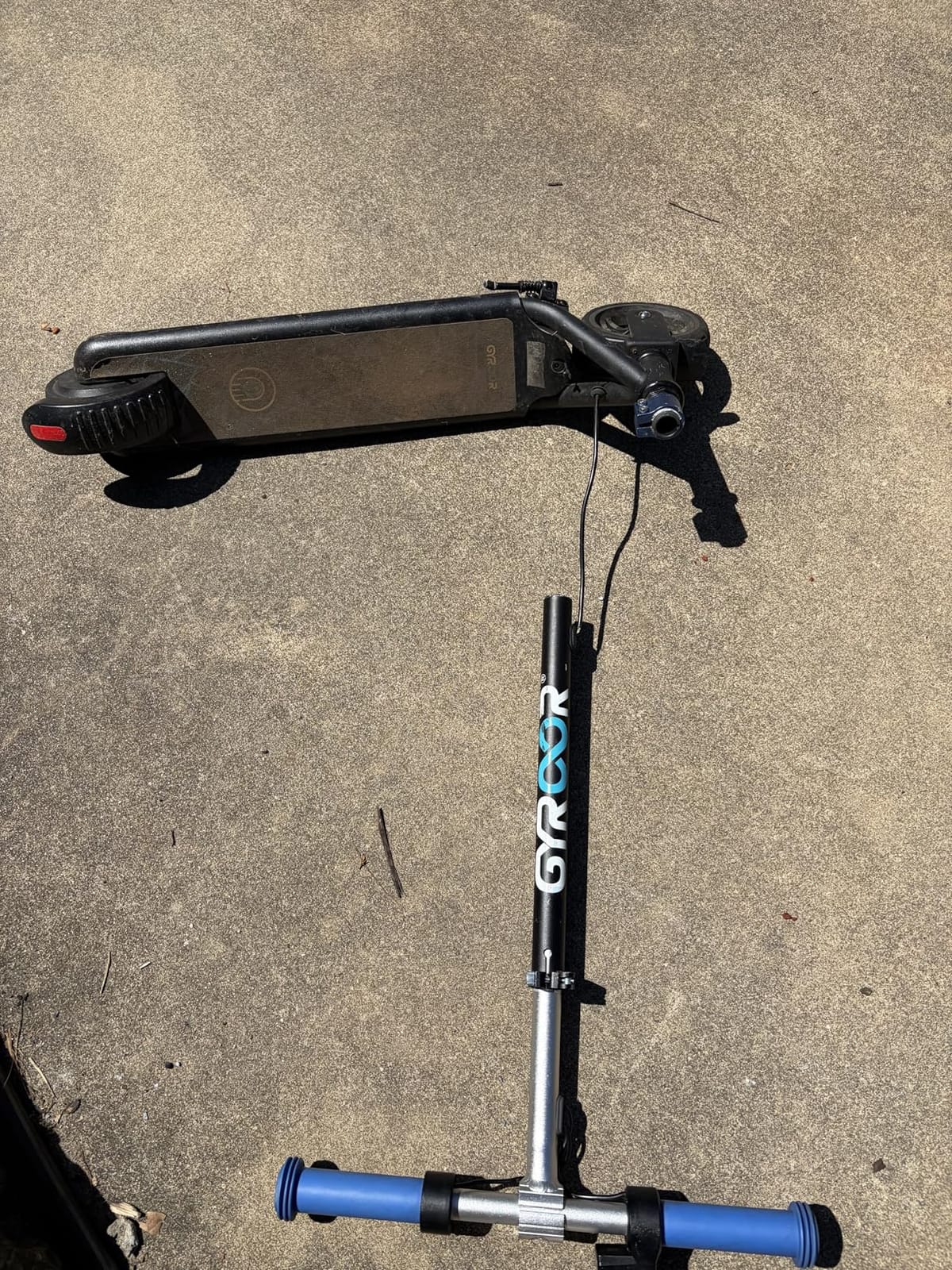 Gyroor Kids Electric Scooter 150W Motor LED Display H30Max | 150W Powerful Motor, Dual Brake System, Adjustable Height, Bluetooth Speaker, UL2272 Certified customer photo 2