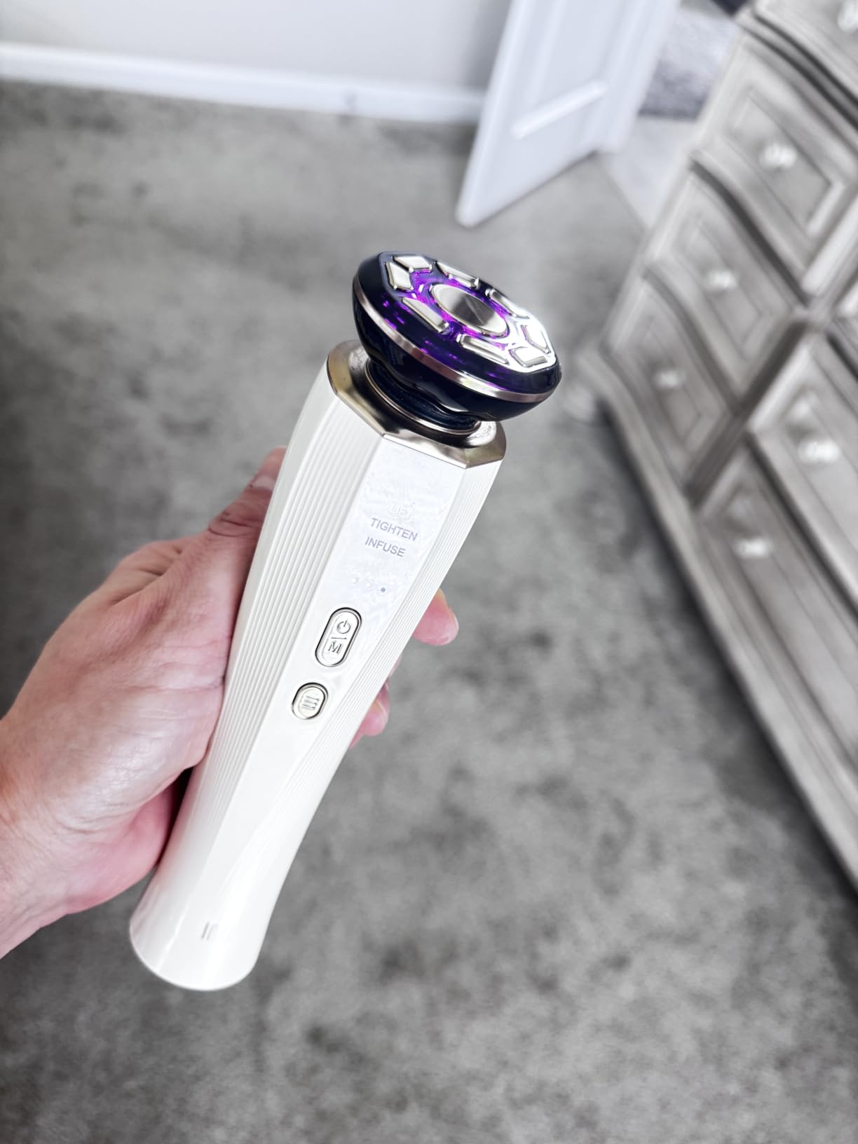 INIA FLARE 3-in-1 Red Light Therapy Beauty Device for Face & Neck White customer photo 1