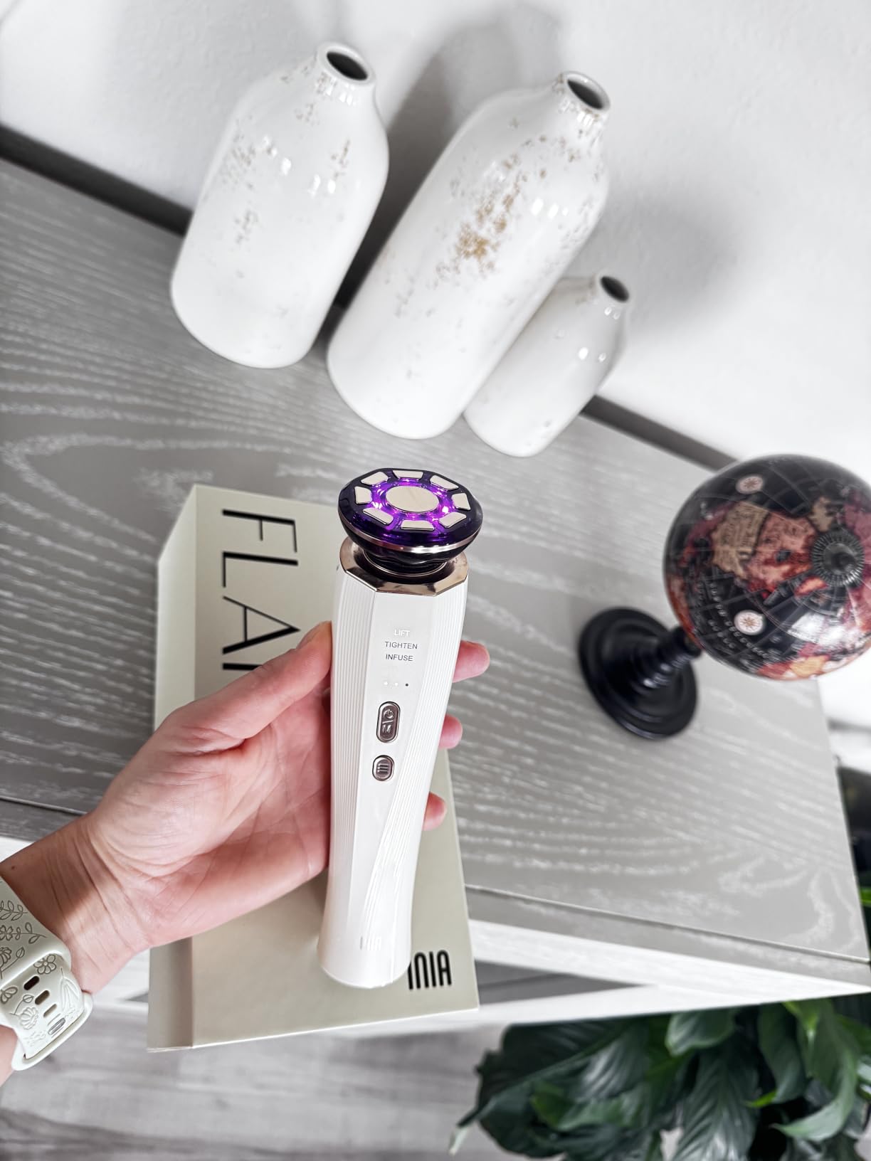 INIA FLARE 3-in-1 Red Light Therapy Beauty Device for Face & Neck White customer photo 2