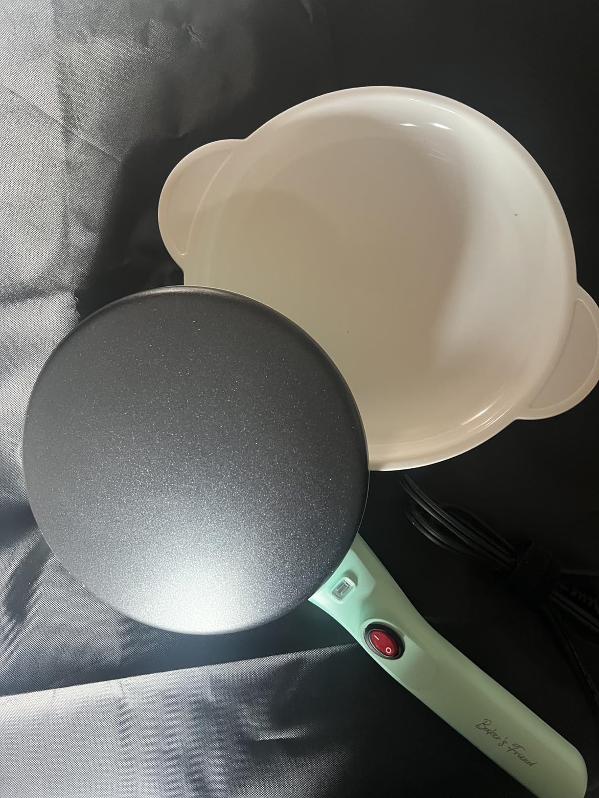 Baker's Friend Instant Crepe Maker with Handle, Electric Crepe Maker Machine, Crepera Electrica, 8 Inch Non-stick Cooking Surface, Aqua customer photo 2