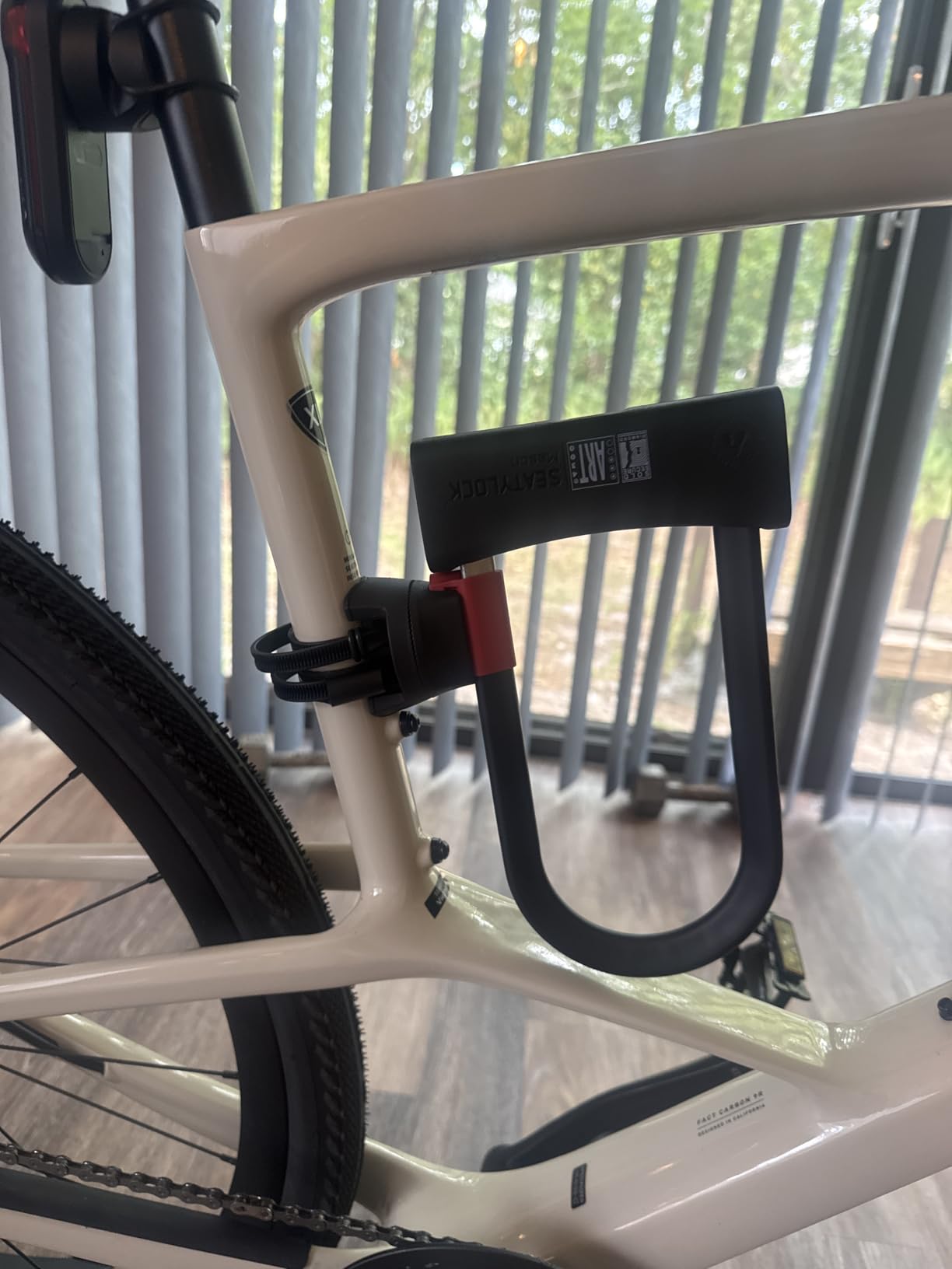 Seatylock Mason Bike U Lock - Patented Heavy Duty Anti Theft Diamond Secure ULock - Ultra Security Bicycle Safety Tool with Keys for City Electric or Mountain Bikes and Scooters customer photo 2