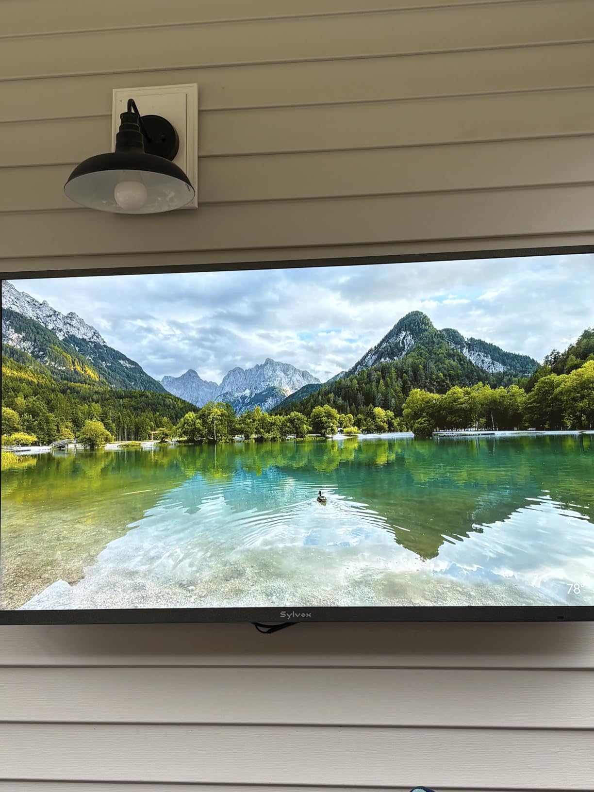 SYLVOX Outdoor TV, 55 inch Smart TV Waterproof Outdoor TVs, 4K Weatherproof Television for Outside, Support Google Assistant, Chromecast, 1000 nit Brightness Partial Sun (Deck Pro 3.0) customer photo 2
