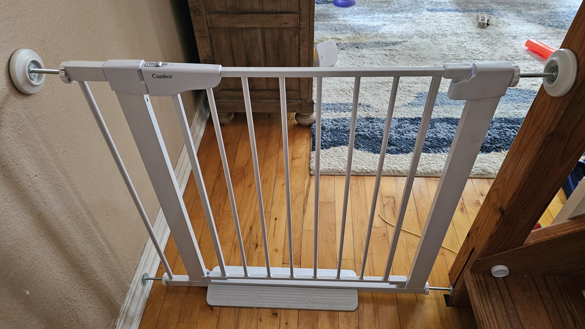 Cumbor 30-48 in Baby Gate for Stairs, Auto Close Dog Gate Indoor, White | Mom's Choice Awards Winner, Double Lock Safety for Doorways, One-Hand Open Child Gate for Toddlers & Pets, Pressure Mounted customer photo 1