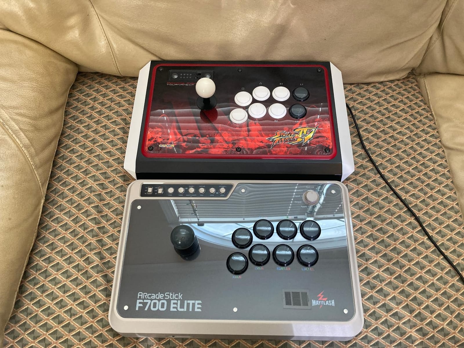 MAYFLASH Arcade Stick F700 Elite with Sanwa buttons and joystick for PS5, PS4, Switch/Switch 2, Windows, Apple, Android and more customer photo 2