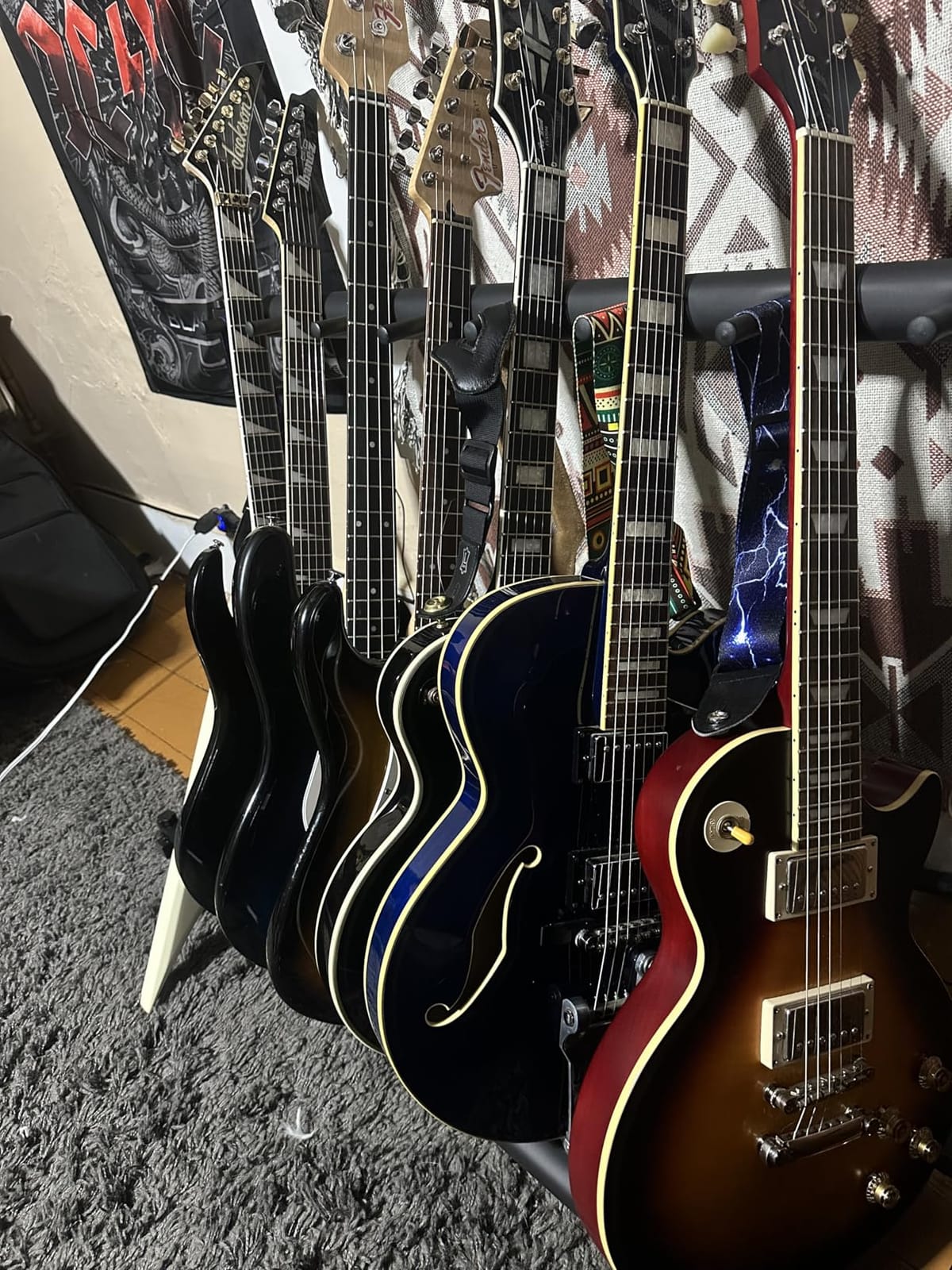 AODSK 3 Multi Guitar Stand Rack with Folding Design, Multiple Guitars Stand, Portable Black Guitar Holder, Black Guitar Display Holder for Guitar & Bass, Studio & Home (3 Guitars) customer photo 2