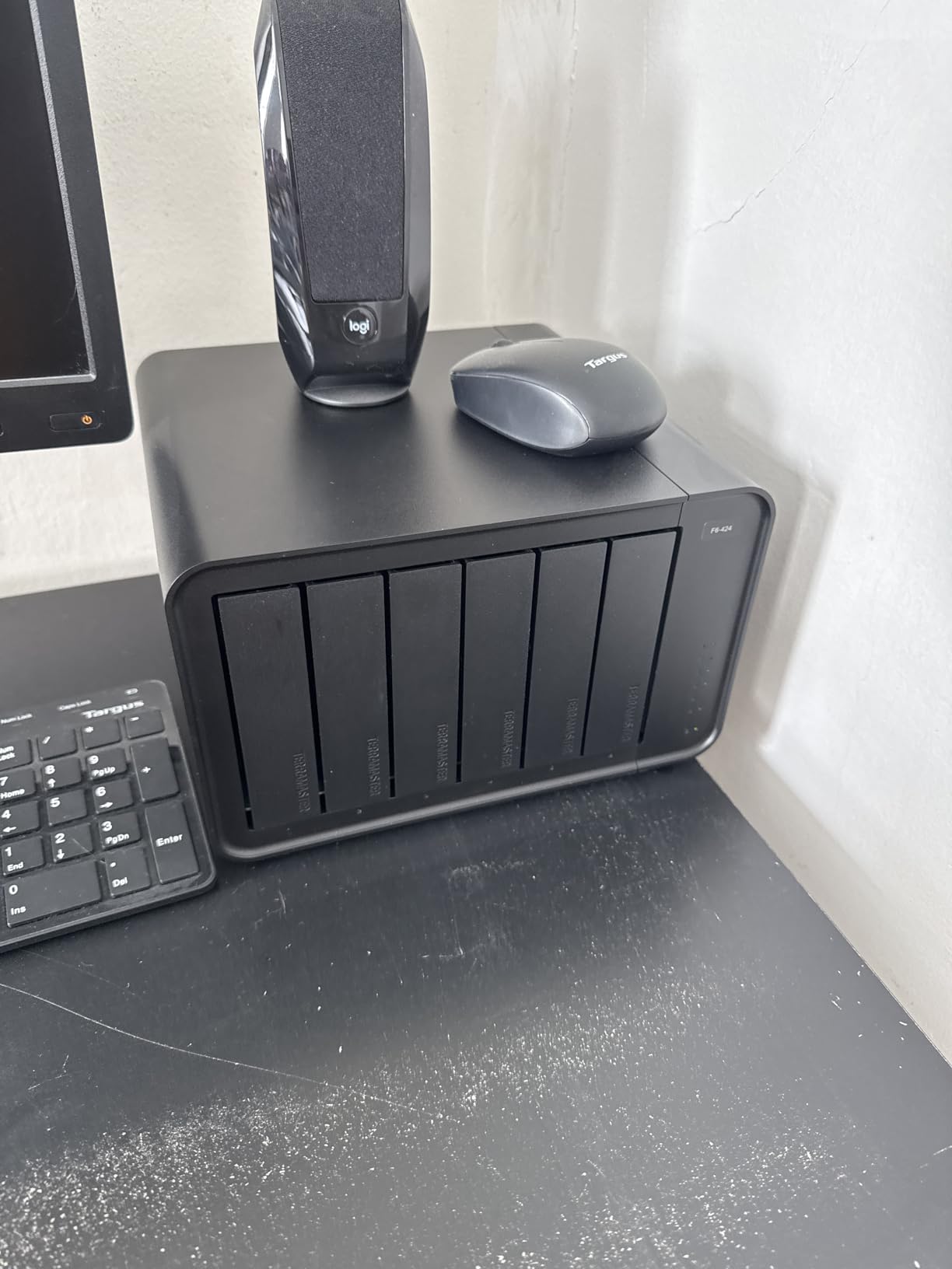 TERRAMASTER F6-424 NAS Storage 6-Bay - N95 Quad-Core CPU, 8GB DDR5 RAM, Dual 2.5GbE Ports (Diskless) customer photo 1