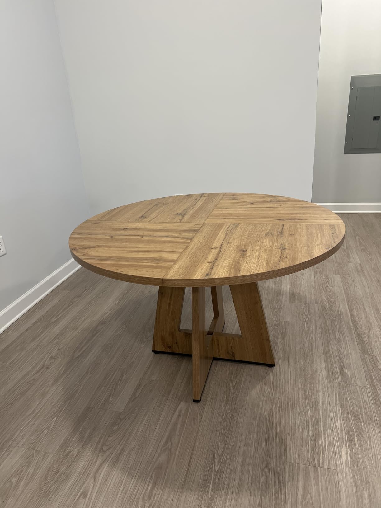 Tribesigns Farmhouse Dining Table, 47 Inch Round Dinner Table for 4, Rustic Round Dining Room Table for Home Dining Room Living Room (Wood) customer photo 1