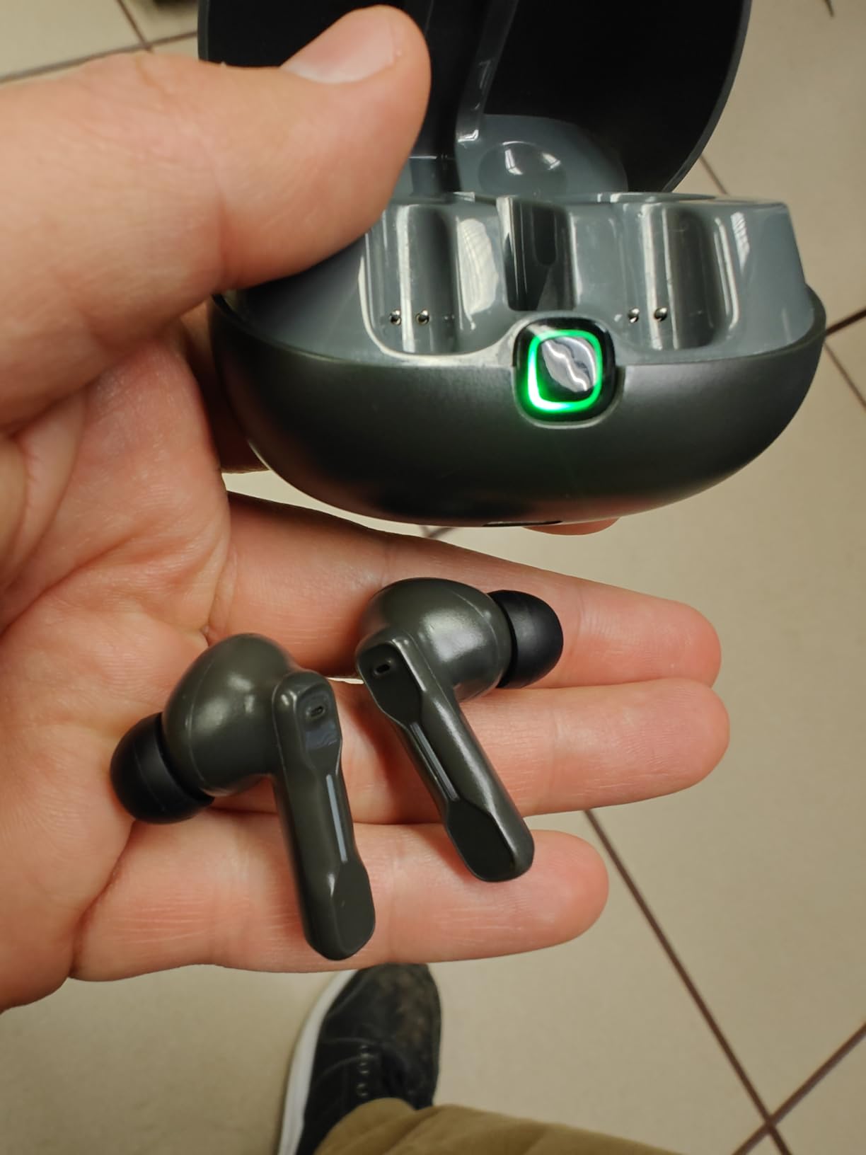 Middle Rabbit SW5 Wireless Gaming Earbuds with Mic, Compatible with PC PS5 PS4 Desktop VR, Computer Headphones, 2.4G Dongle & Bluetooth 5.4 Dual-Mode, 4 Built-in Microphones, 20ms Low Latency customer photo 2