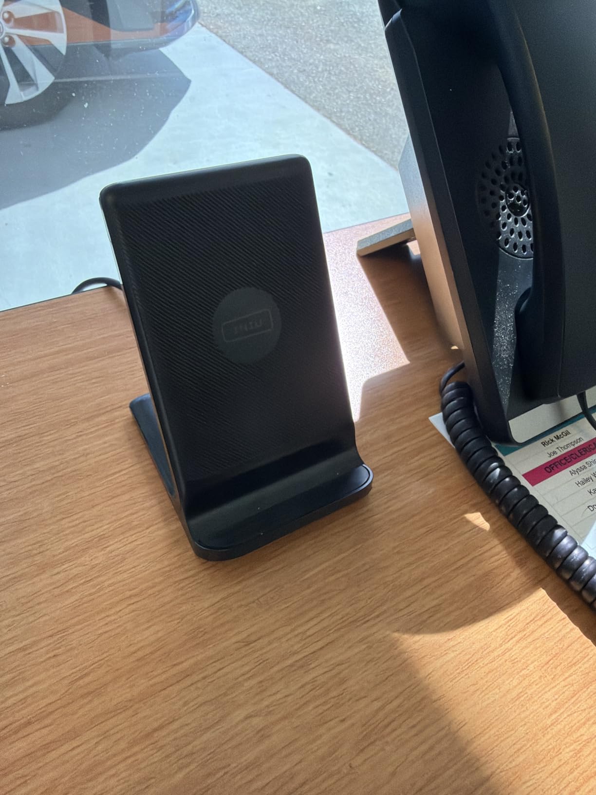 INIU Wireless Charger Station, 15W Fast Wireless Charging Stand for Official and Home Compatible with iPhone 17 16 15 14 13 12 Pro XS Samsung Galaxy S23 S22 S21 Note 20 Google etc customer photo 2