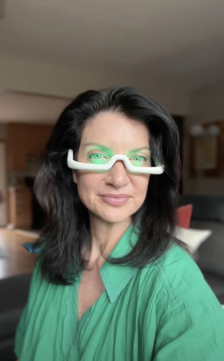 retimer 3 - Wearable Light Therapy Glasses for Jet Lag, Insomnia, SAD, Winter Blues & Shift Work - Naturally Regulate Melatonin - AI App with Apple & Google Health customer photo 1
