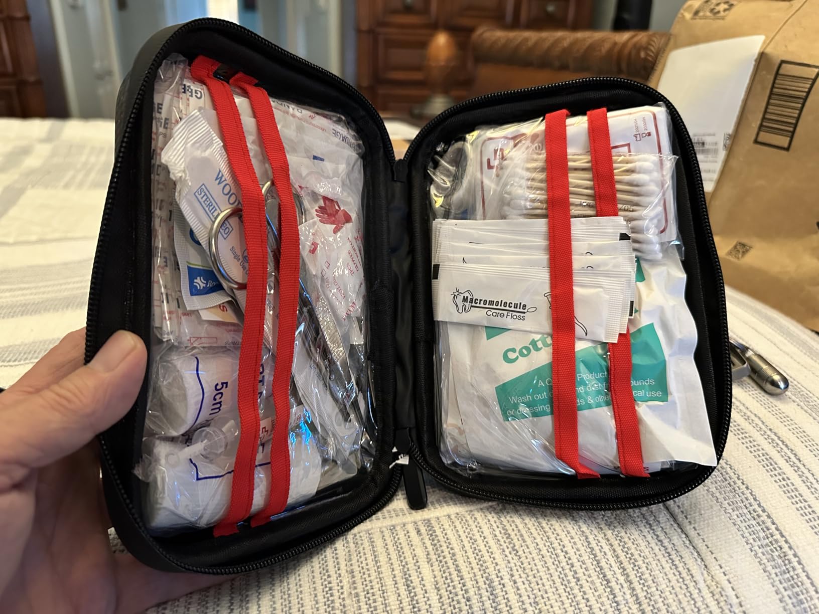 VRIEXSD Premium 320-Piece First Aid Kit, Waterproof EVA Hard Shell Case customer photo 2