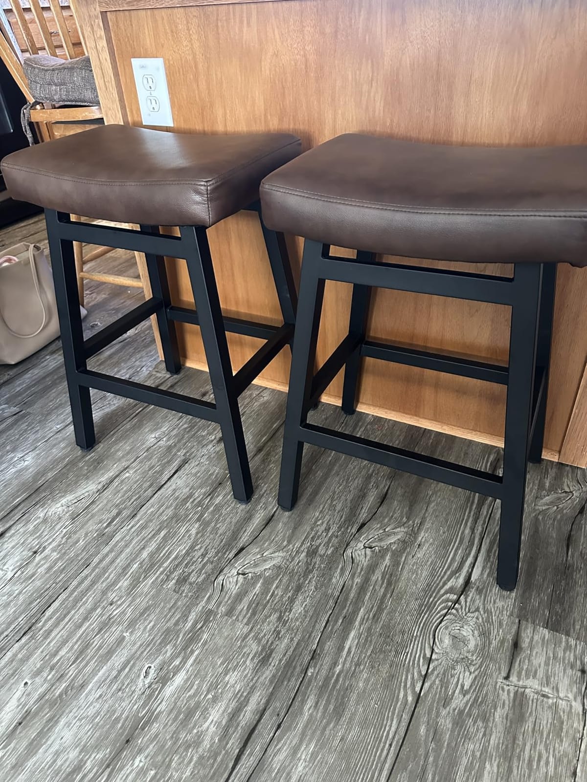 Raynesys 24 Inch Bonded Leather Counter Height Bar Stools Set of 2 Curved | Barstools with Curved Bonded Leather Seats & Heavy Duty Metal Legs for Kitchen Counter, Easy Assembly, Brown/Black customer photo 2
