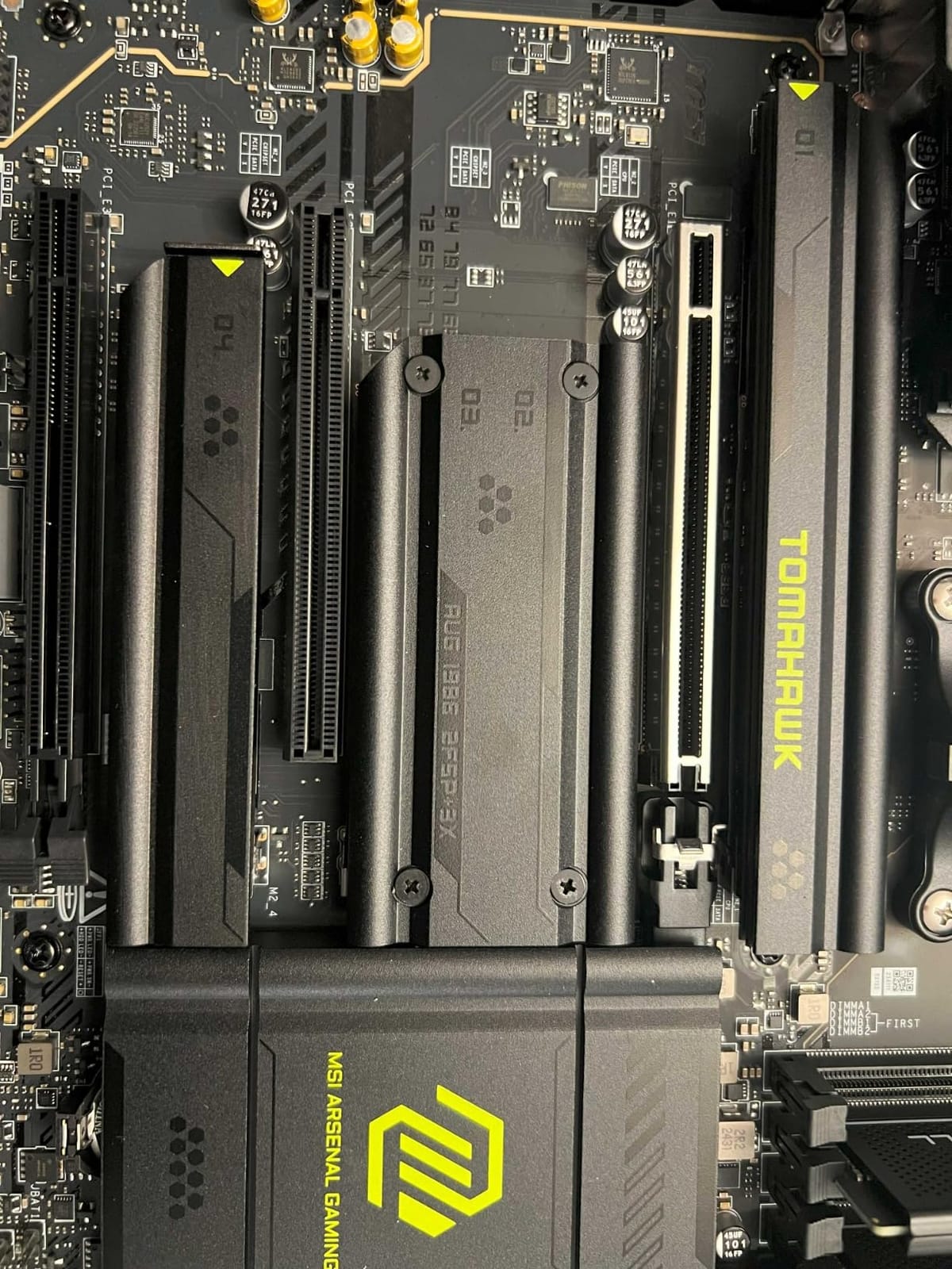 MSI MAG X870 Tomahawk WiFi Gaming Motherboard (AMD Ryzen 9000/8000/7000 Series Processors, AM5, DDR5, PCIe 5.0, M.2 Gen5, SATA 6Gb/s, USB 40Gbps, HDMI/DP, Wi-Fi 7, Bluetooth 5.4, 5Gbps LAN, ATX) customer photo 1