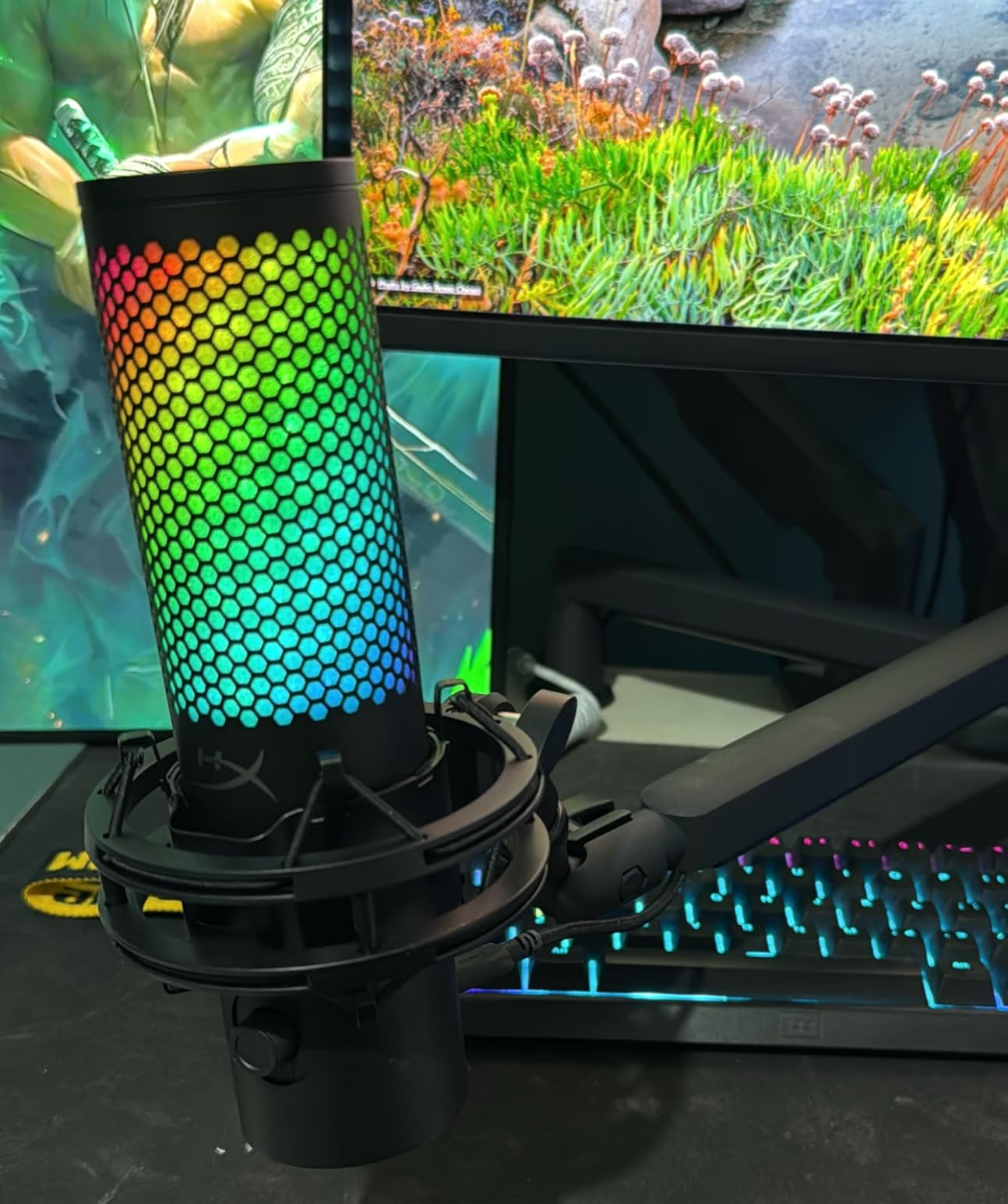 HyperX QuadCast 2 S - USB Microphone, with RGB Lighting, Streaming and Podcasting, with On-Board Controls, LED Lighting, Removable Shock Mount, PC, Mac, USB-C - Black customer photo 2