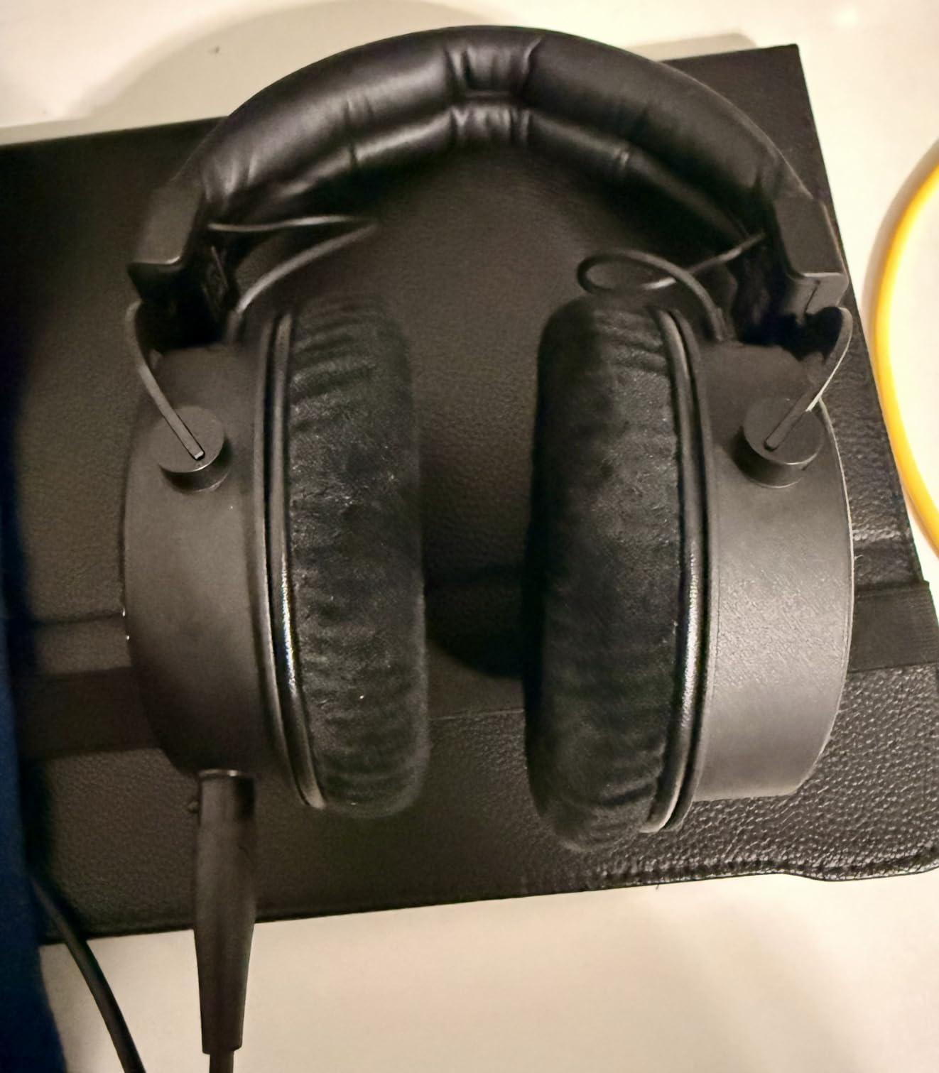 beyerdynamic DT 1990 PRO MKII Wired Over-Ear, 30 Ohm, Open Back, Professional Recording Studio Monitor Headphones for Mixing, Editing, Audiophile, DJ Stereo Headsets, Made in Germany, Black customer photo 1