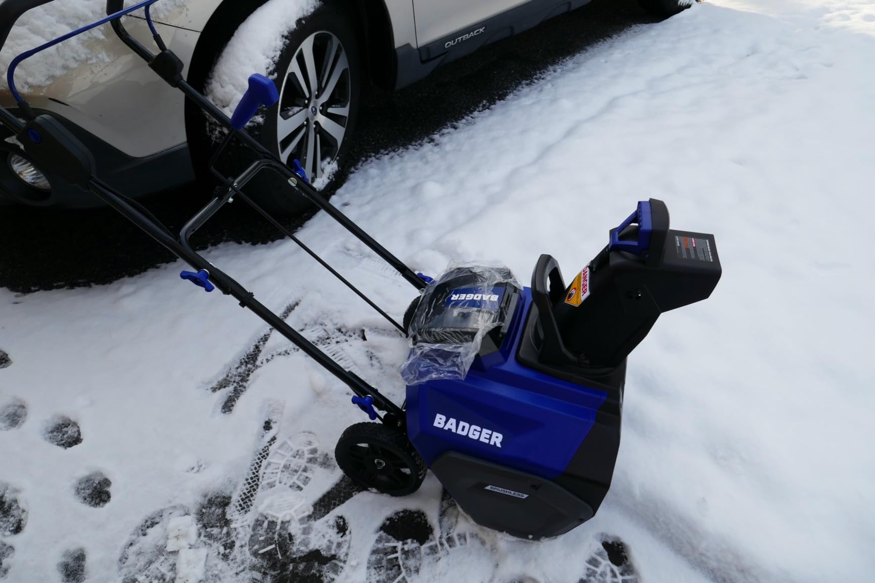 Wild Badger Power 40V 20-Inch Brushless Cordless Electric Snow Blower | 20-in width, 10-in intake and up to 26-ft throw; brushless single-stage power, two 4.0Ah batteries and fast charger. customer photo 2
