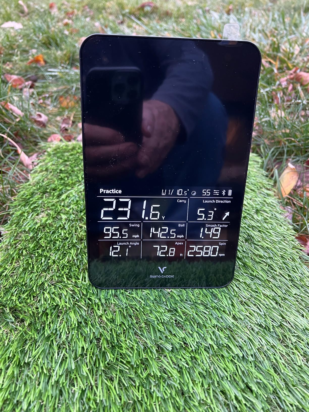 SC4 PRO Golf Launch Monitor & 3D Driving Range Simulator Indoor and Outdoor Use Portable Golf Swing Analyzer Home Tracker with Built-in Screen w/Voice Output 5 Free E3 Courses No Monthly Subscription customer photo 2