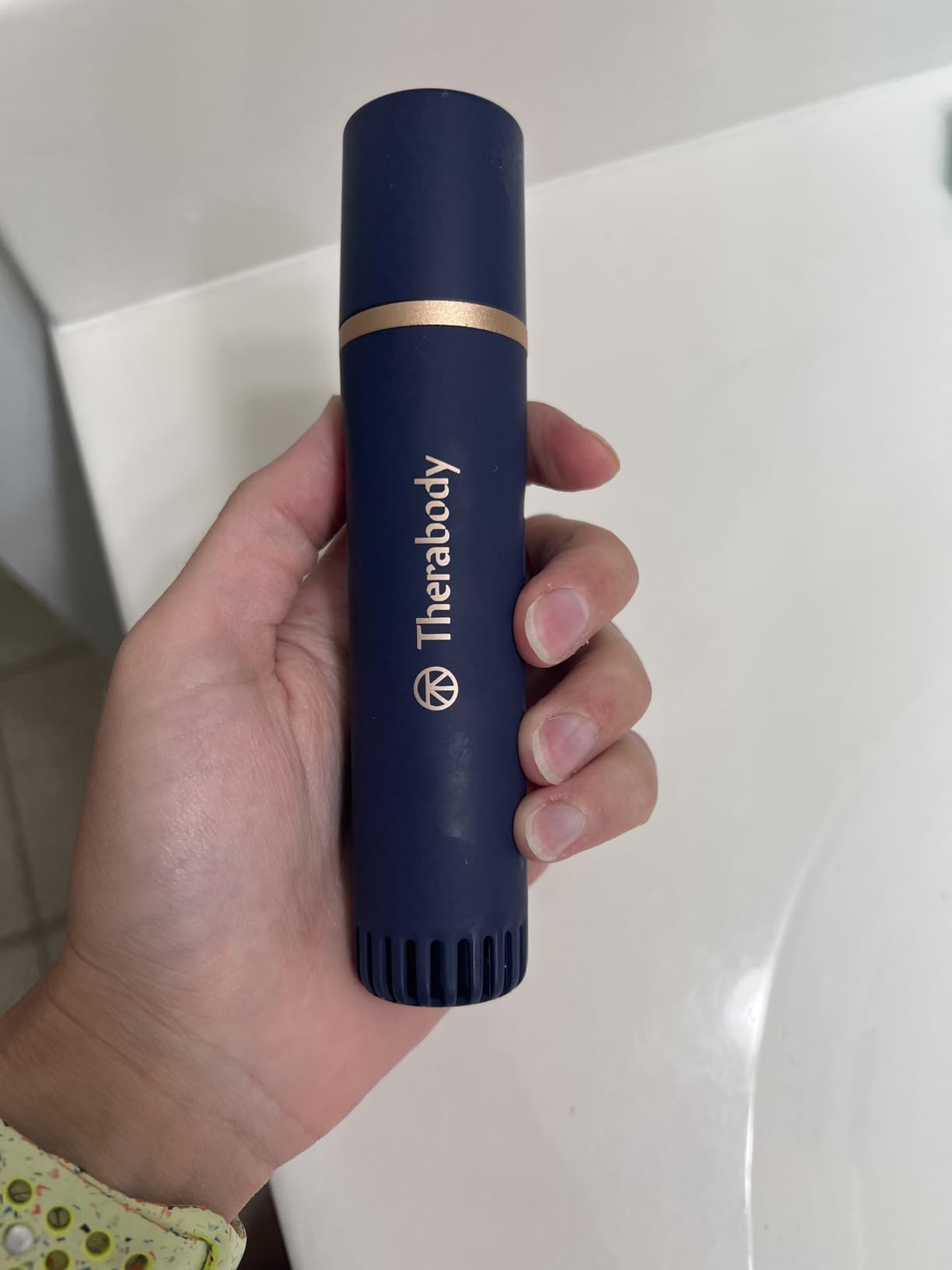 Therabody TheraFace Depuffing Wand - Cold and Heat Skincare Treatment to Depuff and Glow customer photo 2