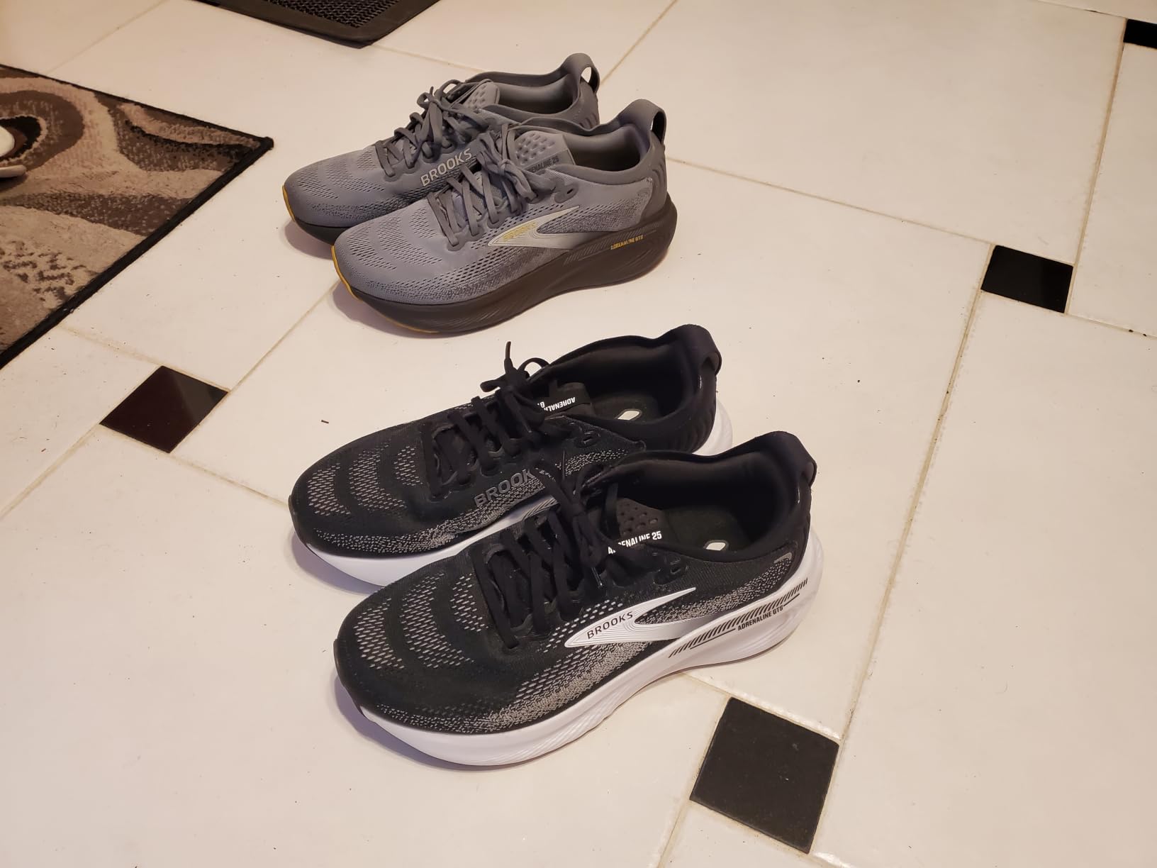 Women's Adrenaline GTS 25 Running Shoe customer photo 2