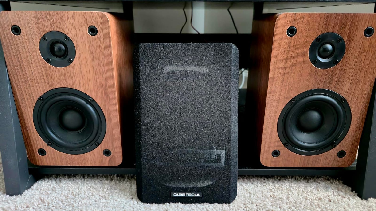 SoulBox S1 Vinyl Record Player with Stereo Speakers, Turntable with Built-in Preamp, S-Shaped Tonearm, 33/45 RPM - Walnut customer photo 1
