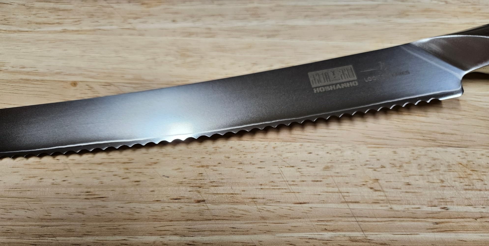 HOSHANHO Bread Knife 10 inch, Ultra Sharp Japanese Serrated Bread Knife | Professional Japanese High Carbon Stainless Steel Bread Cutting Knife for Homemade Bread customer photo 1