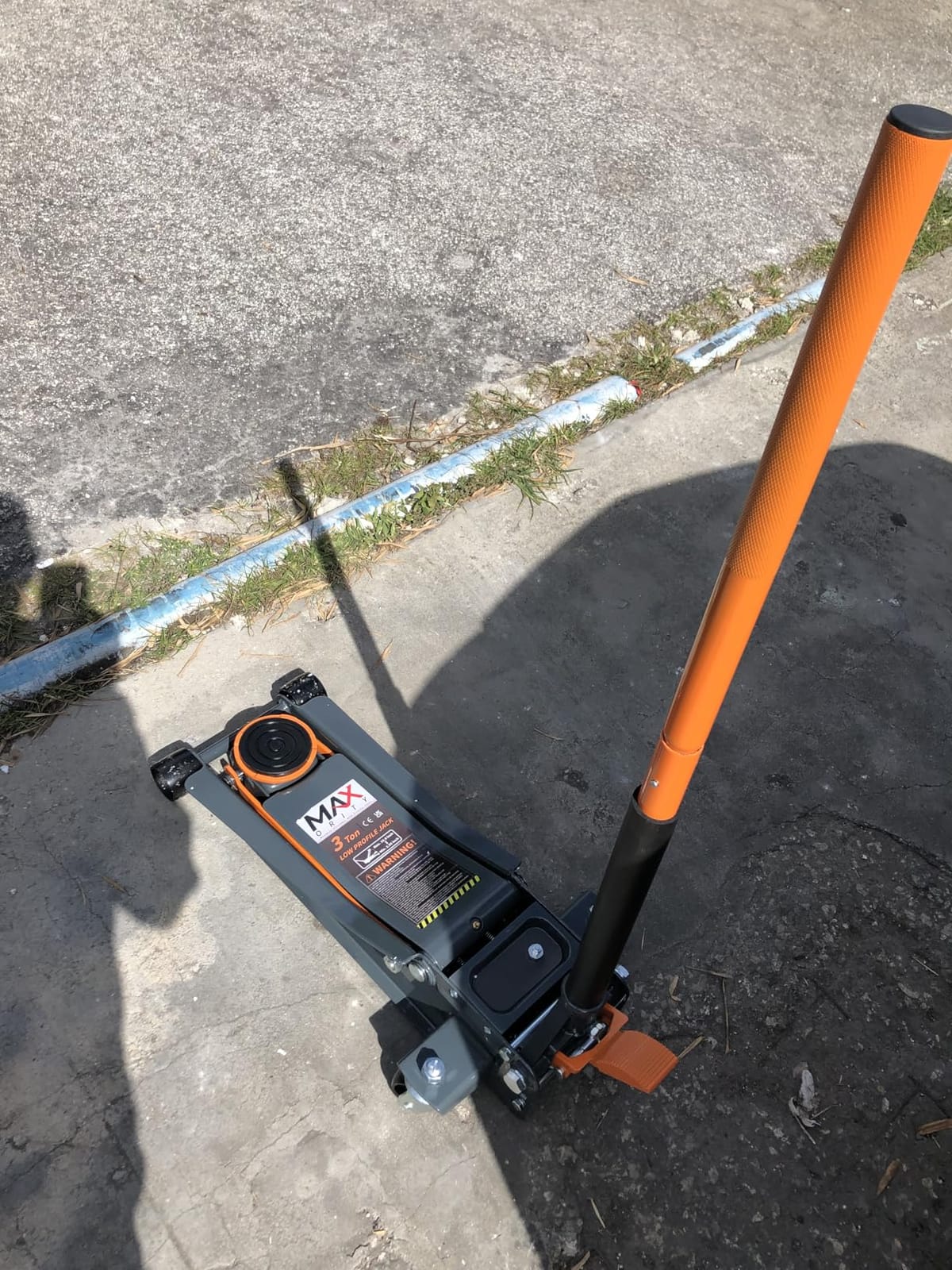 Maxority 3-Ton (6600lbs) Low Profile Hydraulic Heavy-Duty Steel Floor Jack with Dual Pistons Quick Lift Pump, Home and Workshop Car Maintenance for Various Vehicles customer photo 2