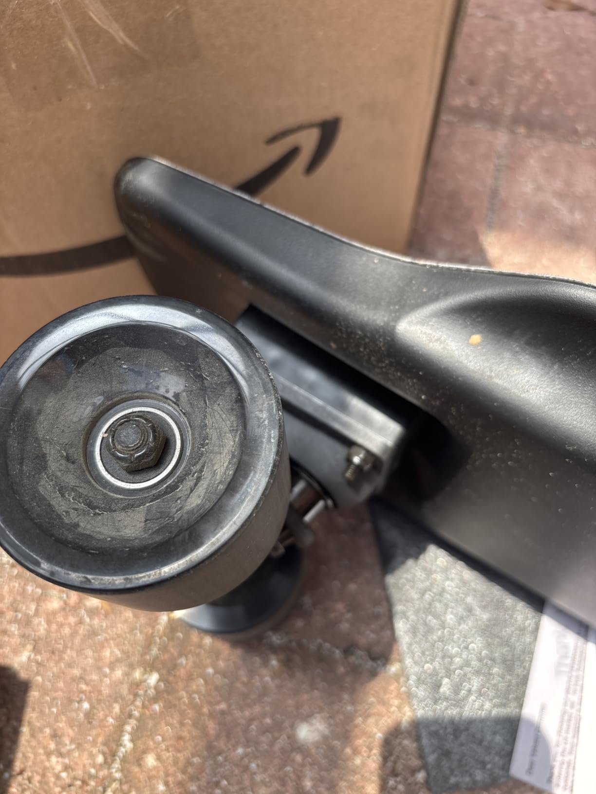 M8 Electric Skateboard with Remote, 15Mph Top Speed, 9Miles Range, 400 Hub-Motor, Skateboard for Adults & Teens customer photo 2